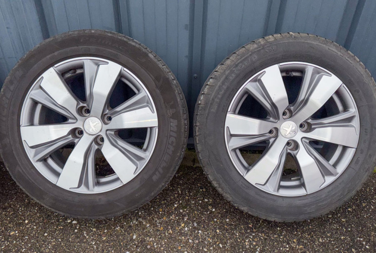 Peugeot 2008 1.2 e-THP 110 ALLURE 1er MAIN HISTORIQUE COMPLET 