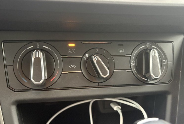 Volkswagen Polo VI 95 cv 1.0 TSI DSG7  * Carplay * Radars * Régul Adaptatif * Entretien Volkswagen