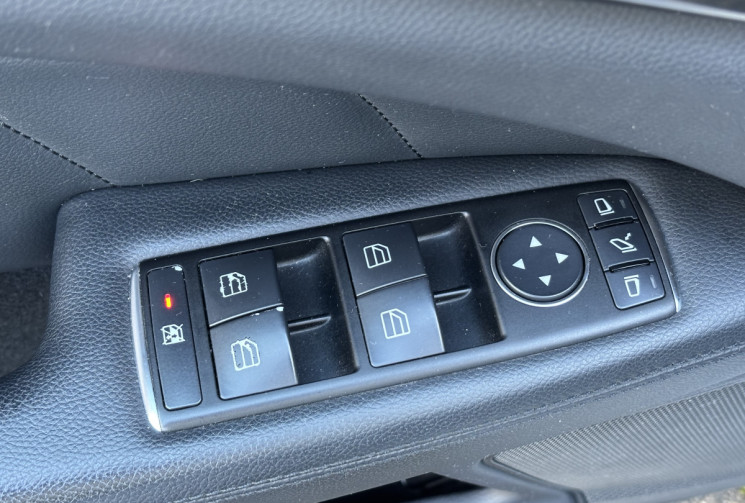 Mercedes CLS Coupé 250 CDi 2.1 CDI 204 7G-TRONIC / Full entretien / Attelage