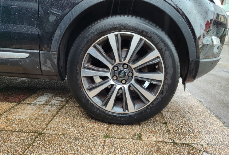 Land-Rover Range Rover Evoque 2.2 SD4 4WD BVA6 190 cv/ PRESTIGE / 1er Main 