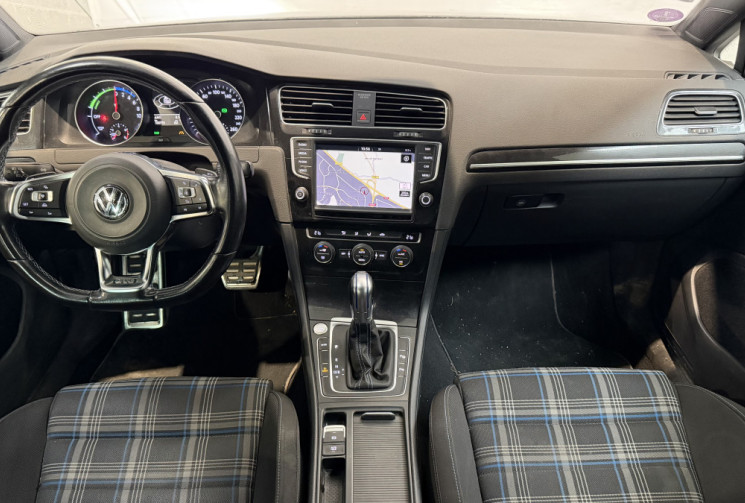 Volkswagen Golf GTE 204 + PACK DRIVE ASSIST II - Première main - Entretien complet VW 
