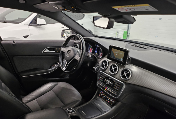 Mercedes GLA 200 CDI Sensation 4Matic 7G-DCT + options
