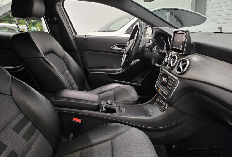 Mercedes GLA 200 CDI Sensation 4Matic 7G-DCT + options