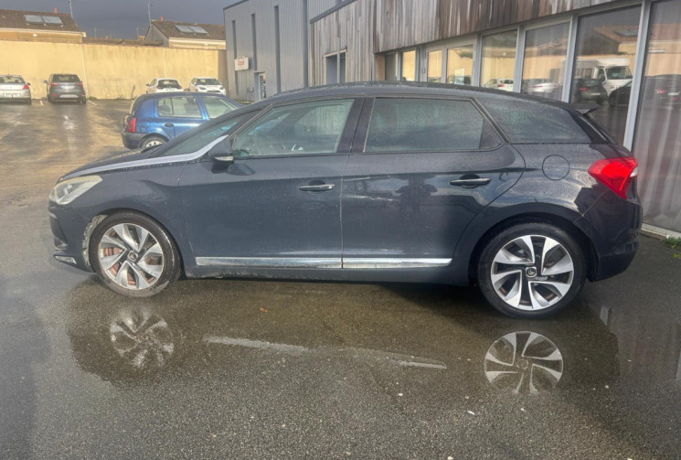 Citroën DS5 2.0 HDI 163 SO CHIC / BLUETOOTH / CAMERA RECUL / GARANTIE 12 MOIS