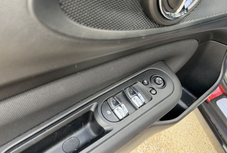 Mini Clubman COOPER F54 BUSINESS DESIGN 136CH BVA7 CARPLAY / CAMERA