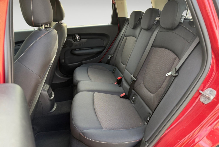 Mini Clubman COOPER F54 BUSINESS DESIGN 136CH BVA7 CARPLAY / CAMERA