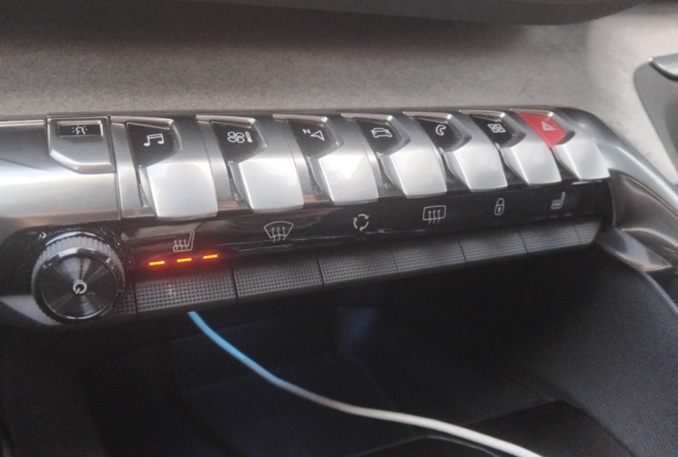 Peugeot 5008 2.0 BlueHDi 180 ch S&S GT Pack EAT8 - Sièges chauffants - Focal -