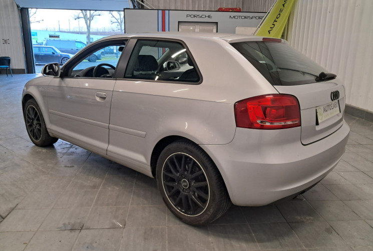 Audi A3  II 8P 1.6 TDI 105 DPF Start/Stop Attraction 3PORTES CUIR - TBE - SUIVI GGE - GARANTIE  