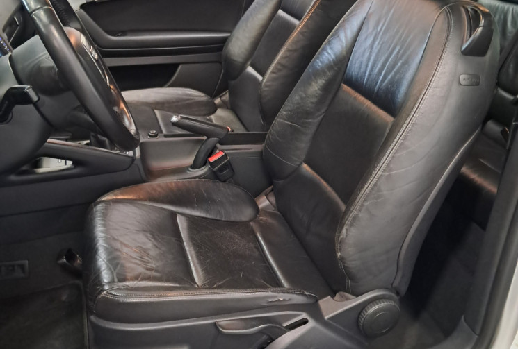 Audi A3  II 8P 1.6 TDI 105 DPF Start/Stop Attraction 3PORTES CUIR - TBE - SUIVI GGE - GARANTIE  