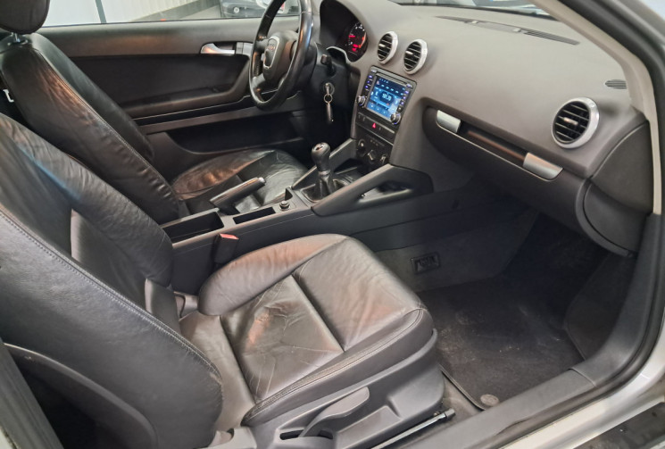 Audi A3  II 8P 1.6 TDI 105 DPF Start/Stop Attraction 3PORTES CUIR - TBE - SUIVI GGE - GARANTIE  
