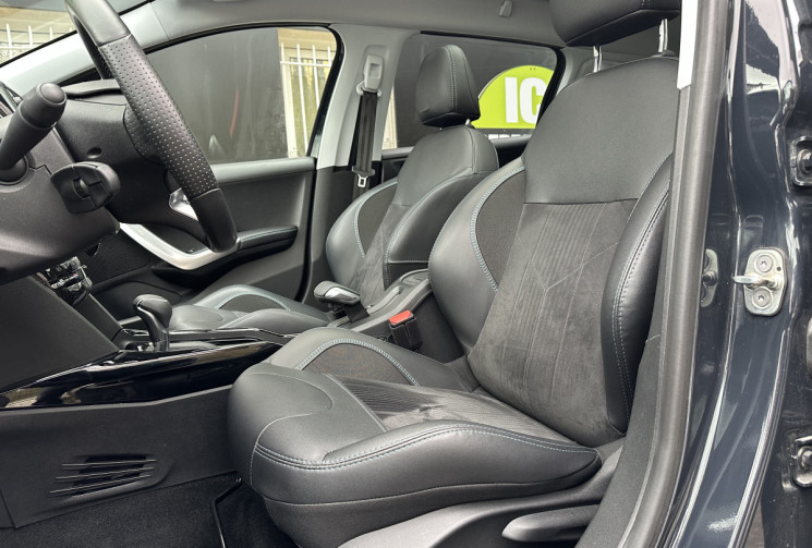 Peugeot 2008 Crossway 1.2 THP 110 ch EAT6 / Toit Panoramique / Camera / Carplay / Entretien complet