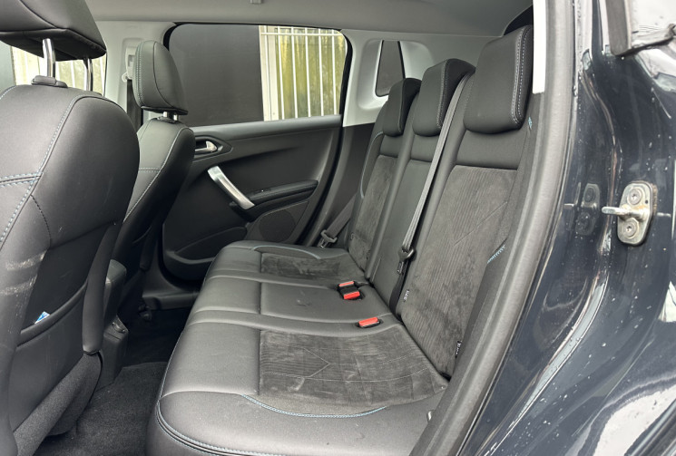 Peugeot 2008 Crossway 1.2 THP 110 ch EAT6 / Toit Panoramique / Camera / Carplay / Entretien complet