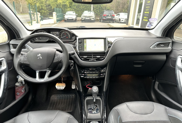 Peugeot 2008 Crossway 1.2 THP 110 ch EAT6 / Toit Panoramique / Camera / Carplay / Entretien complet
