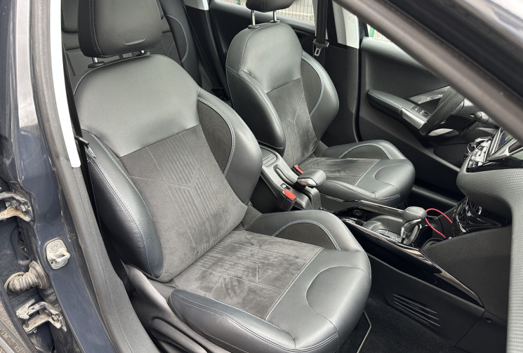 Peugeot 2008 Crossway 1.2 THP 110 ch EAT6 / Toit Panoramique / Camera / Carplay / Entretien complet