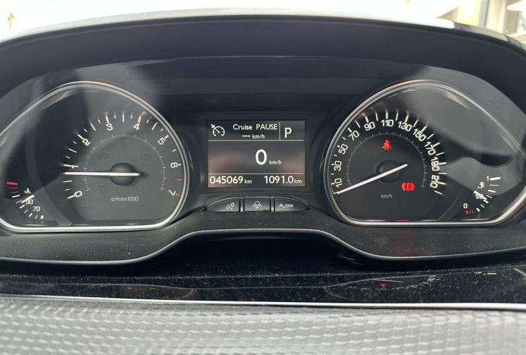 Peugeot 2008 Crossway 1.2 THP 110 ch EAT6 / Toit Panoramique / Camera / Carplay / Entretien complet