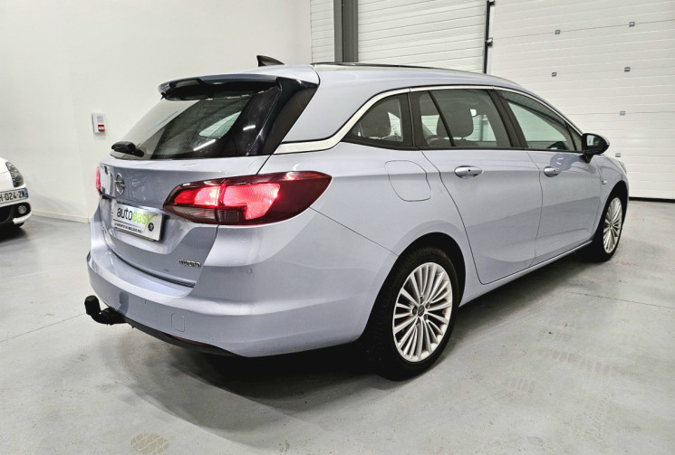 Opel Astra sport tourer 1.4 turbo 125 cv innovation / attelage / carplay / moteur à chaine