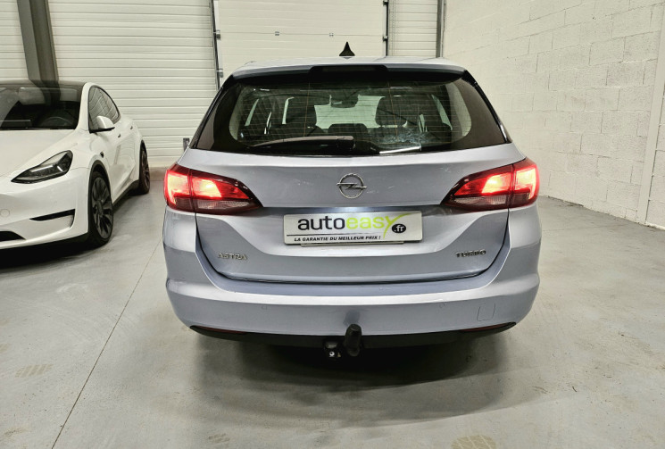 Opel Astra sport tourer 1.4 turbo 125 cv innovation / attelage / carplay / moteur à chaine