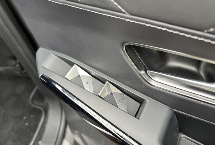 DS DS 7 Crossback 2.0 Blue HDi S&S 180 cv Boîte auto RIVOLI