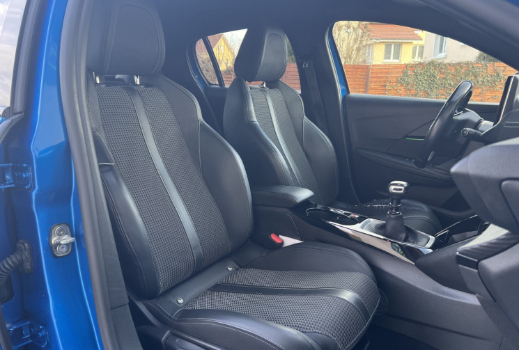 Peugeot 208 1.2i S&S 100 CH GT LINE BVM6