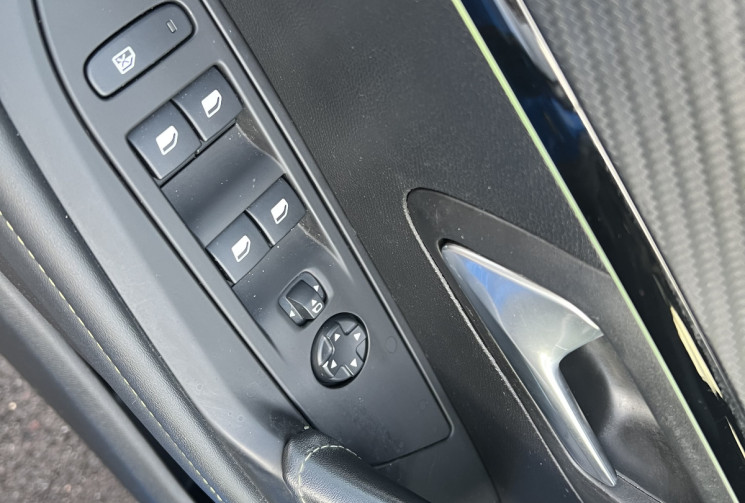 Peugeot 208 1.2i S&S 100 CH GT LINE BVM6