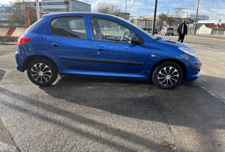 Peugeot 206+ 1.4 i TRENDY 75CV