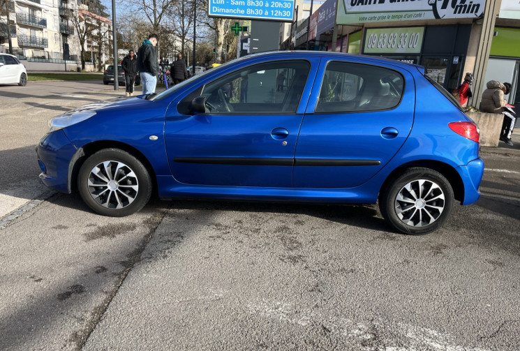 Peugeot 206+ 1.4 i TRENDY 75CV