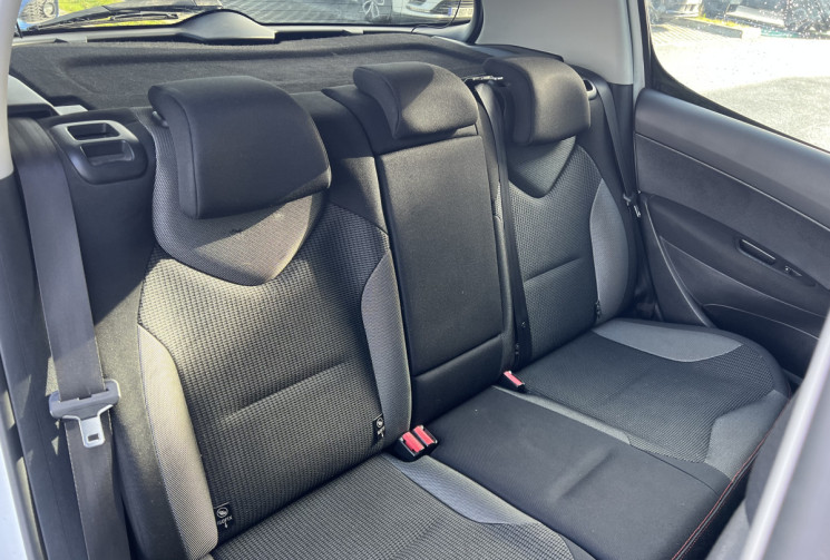 Peugeot 308 1.6 e-HDi 115cv SPORTIUM