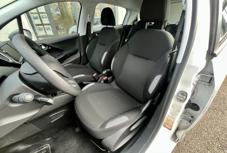 Peugeot 208 ACTIVE 5p Trés bon état / 43000km réel / 1.2 Puretech 82cv / 