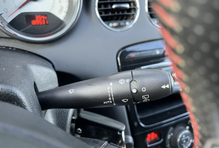 Peugeot 308 1.6 e-HDi 115cv SPORTIUM