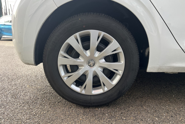 Peugeot 208 ACTIVE 5p Trés bon état / 43000km réel / 1.2 Puretech 82cv / 