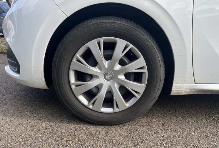 Peugeot 208 ACTIVE 5p Trés bon état / 43000km réel / 1.2 Puretech 82cv / 