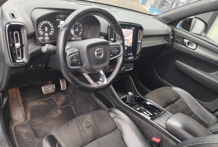 Volvo XC40 D4 AWD 190ch R-Design Geartronic 8 - HK -Caméra 360 -Toit Ouvrant