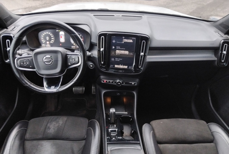 Volvo XC40 D4 AWD 190ch R-Design Geartronic 8 - HK -Caméra 360 -Toit Ouvrant