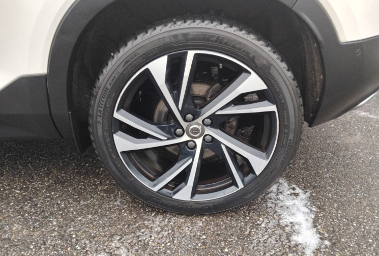 Volvo XC40 D4 AWD 190ch R-Design Geartronic 8 - HK -Caméra 360 -Toit Ouvrant