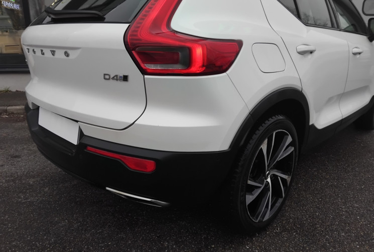 Volvo XC40 D4 AWD 190ch R-Design Geartronic 8 - HK -Caméra 360 -Toit Ouvrant