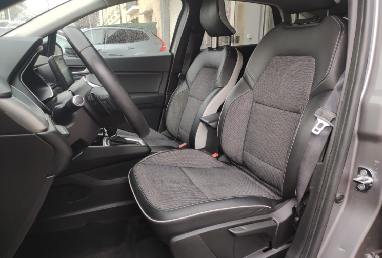 Renault Captur II 1.3 TCe  Mild Hybrid EDC7 140 cv / INTENS