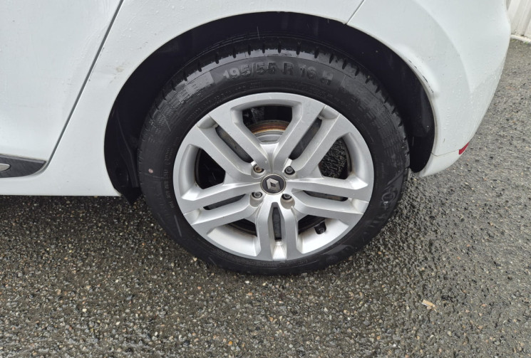 Renault Clio 0.9 TCE ENERGY 75CV * PREMIERE MAIN * CARPLAY * CARNET RENAULT 