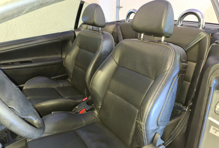 Peugeot 207 CC 1.6 TURBO 156 FELINE GARANTIE 12 MOIS