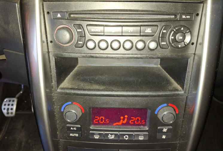 Peugeot 207 CC 1.6 TURBO 156 FELINE GARANTIE 12 MOIS