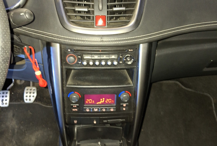 Peugeot 207 CC 1.6 TURBO 156 FELINE GARANTIE 12 MOIS