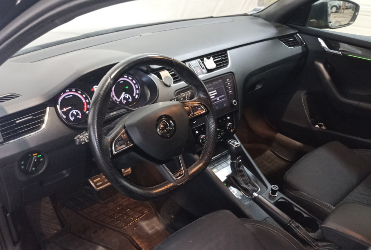 Skoda Octavia Combi 2.0 TDI 184 ch SCR RS DSG7 / entretien à jour