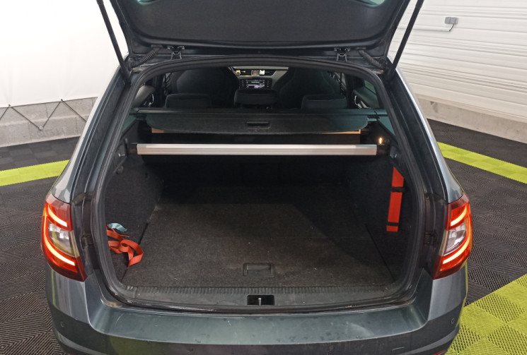 Skoda Octavia Combi 2.0 TDI 184 ch SCR RS DSG7 / entretien à jour