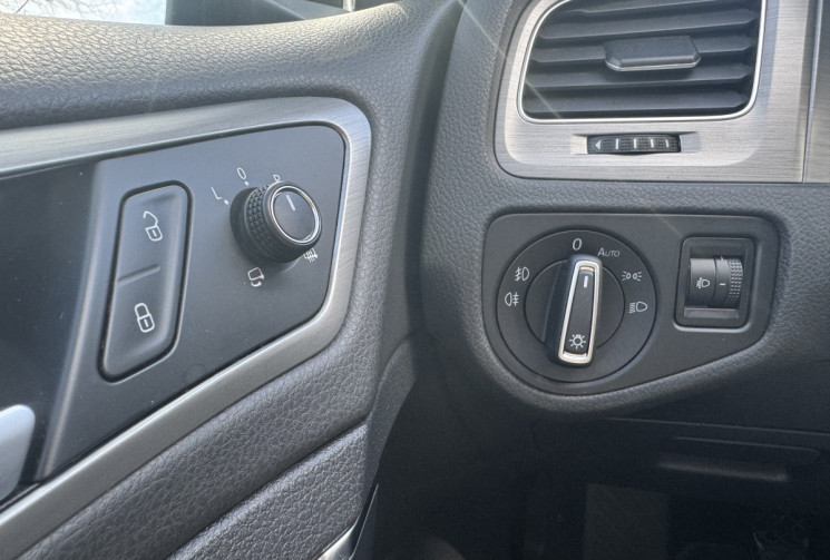 Volkswagen Golf VII 2L TDI 150 CONFORTLINE  / Radars AV AR /  Première main