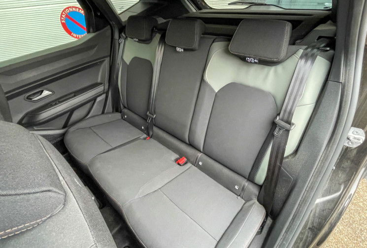 Dacia Duster 1.6 Hybrid 141cv HEV BVA EXTREME CAM 360  ANGLE MORT SIEGES VOLANT CHAUFFANTS PNEUS 4 S
