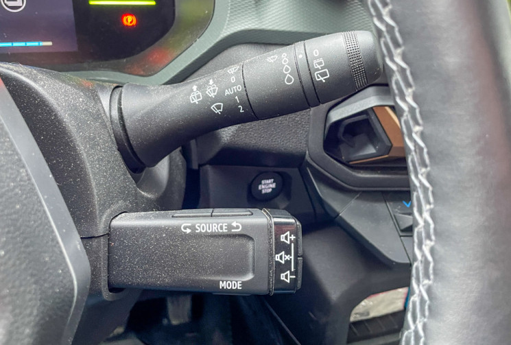 Dacia Duster 1.6 Hybrid 141cv HEV BVA EXTREME CAM 360  ANGLE MORT SIEGES VOLANT CHAUFFANTS PNEUS 4 S