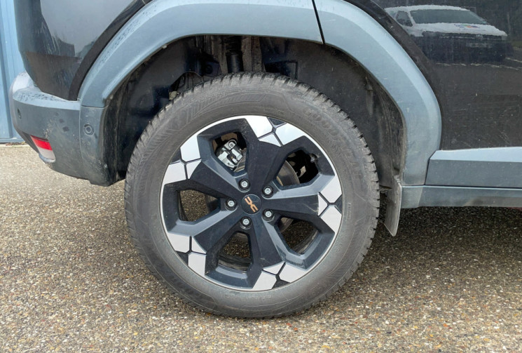 Dacia Duster 1.6 Hybrid 141cv HEV BVA EXTREME CAM 360  ANGLE MORT SIEGES VOLANT CHAUFFANTS PNEUS 4 S