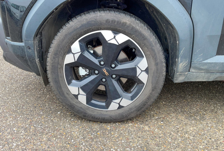 Dacia Duster 1.6 Hybrid 141cv HEV BVA EXTREME CAM 360  ANGLE MORT SIEGES VOLANT CHAUFFANTS PNEUS 4 S