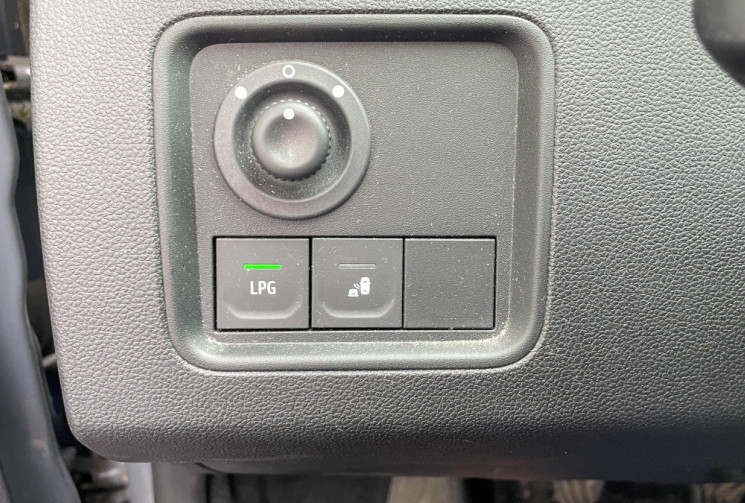 Dacia Duster Phase 2 ECO-G 1.0 TCe GPL 100cv  CAM 360 ANGLE MORT ATTELAGE KEYLESS PNEUS 4 SAISONS 