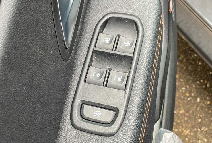 Dacia Duster Phase 2 ECO-G 1.0 TCe GPL 100cv  CAM 360 ANGLE MORT ATTELAGE KEYLESS PNEUS 4 SAISONS 