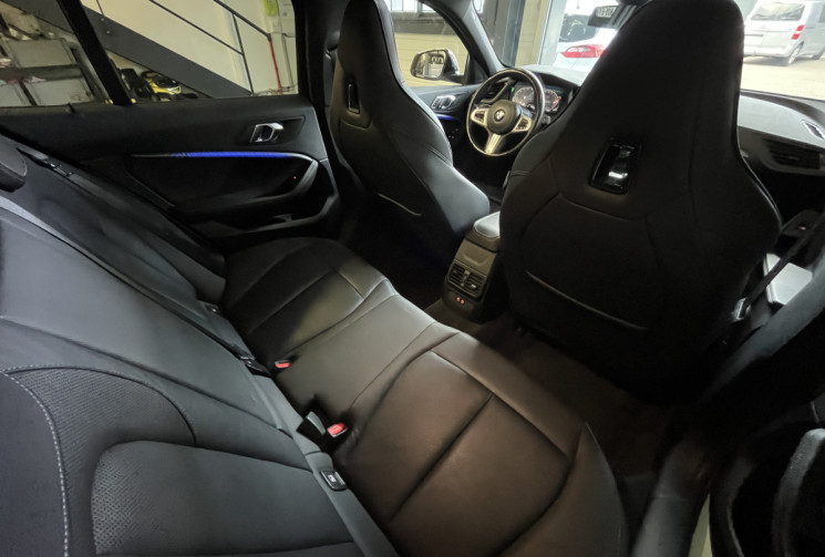 BMW Série 1 118 i M Sport (F40) DKG7 136 ch / sièges sport / Entretiens full BMW